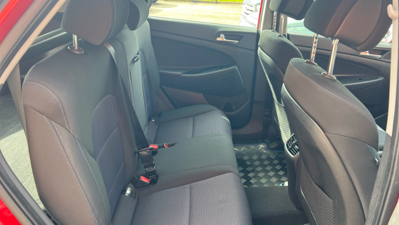 Hyundai Tucson 1.7 CRDi Blue Drive SE 5dr 2WD Diesel Estate